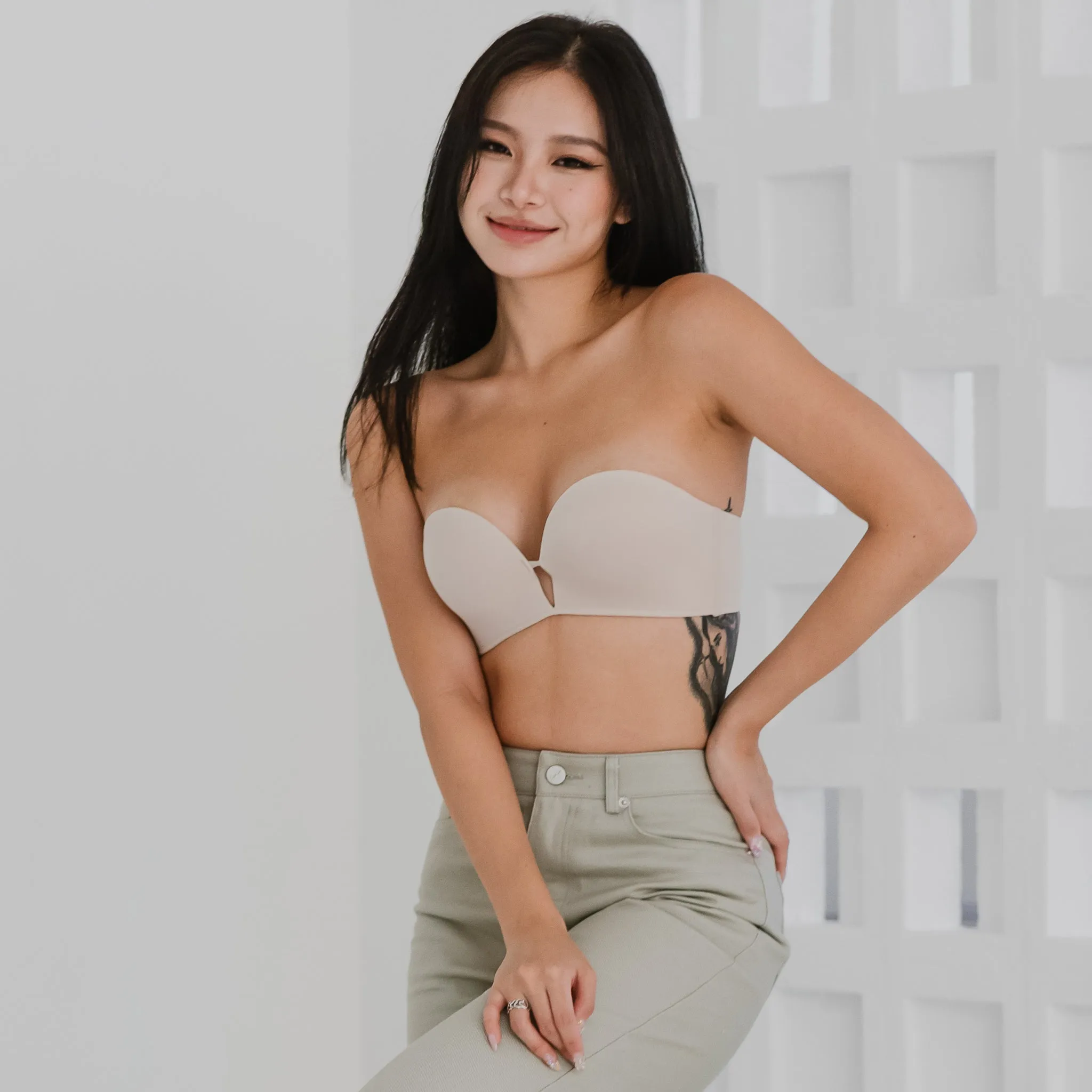 4CM Ultra! Lift It Up! 100% Non-Slip Super Push Up Strapless Wireless Bra in Almond Nude