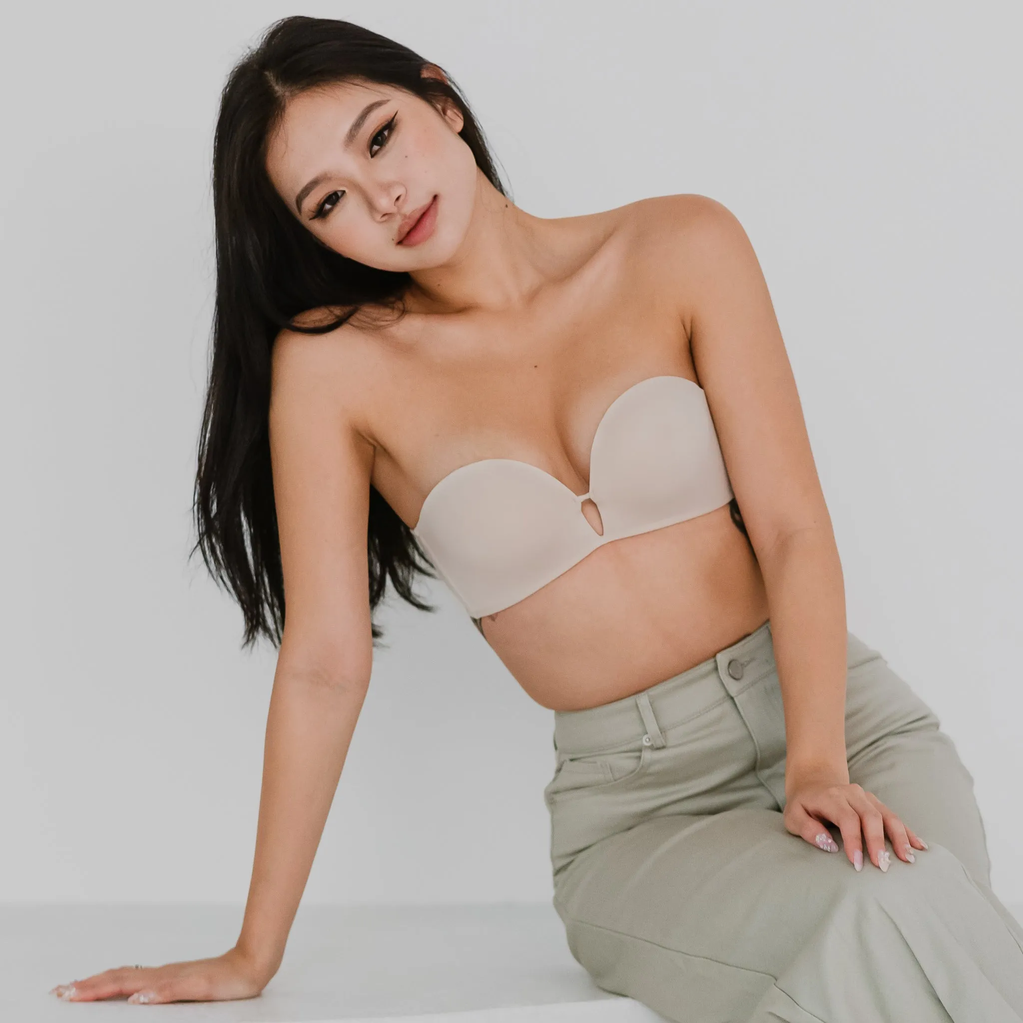 4CM Ultra! Lift It Up! 100% Non-Slip Super Push Up Strapless Wireless Bra in Almond Nude