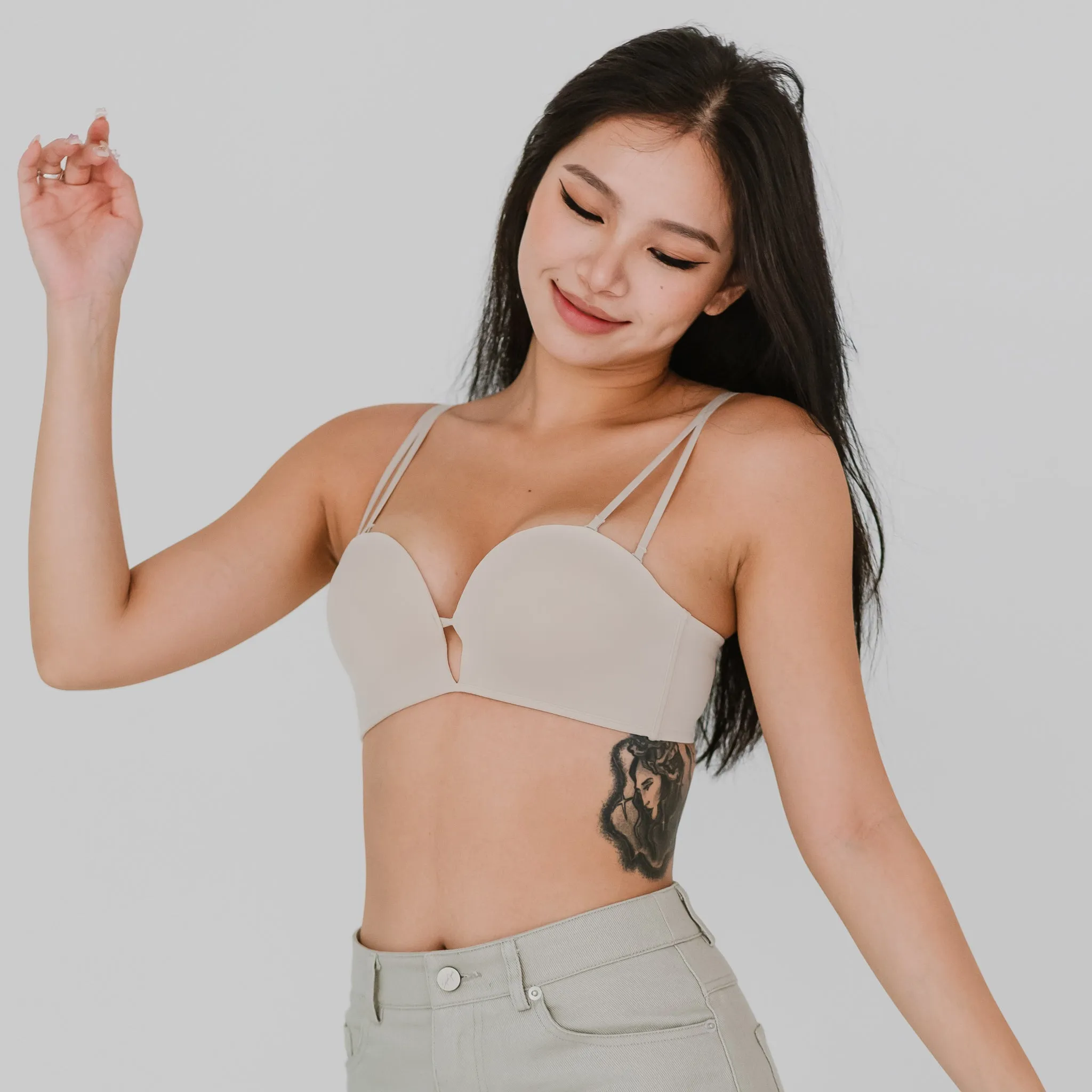 4CM Ultra! Lift It Up! 100% Non-Slip Super Push Up Strapless Wireless Bra in Almond Nude