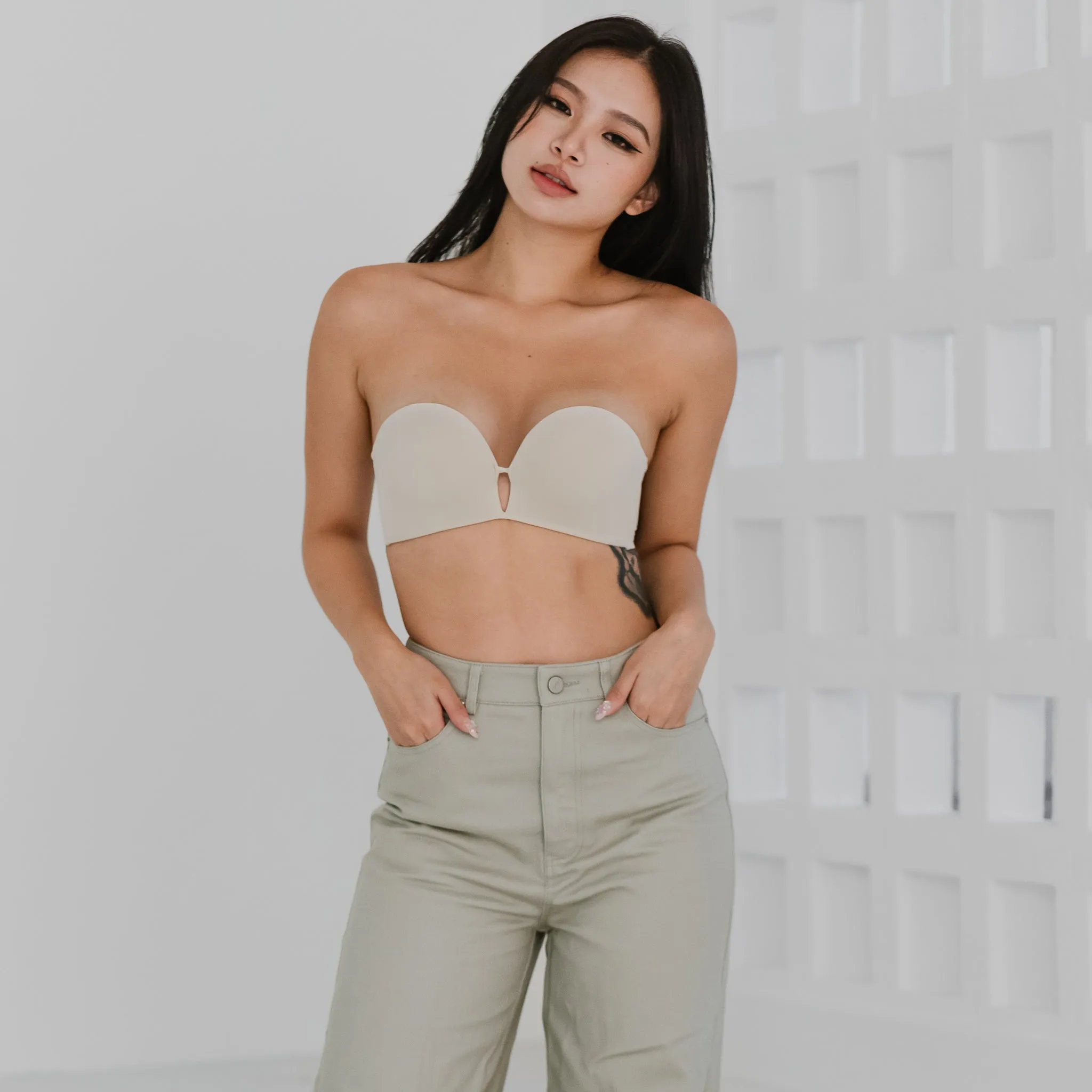 4CM Ultra! Lift It Up! 100% Non-Slip Super Push Up Strapless Wireless Bra in Almond Nude