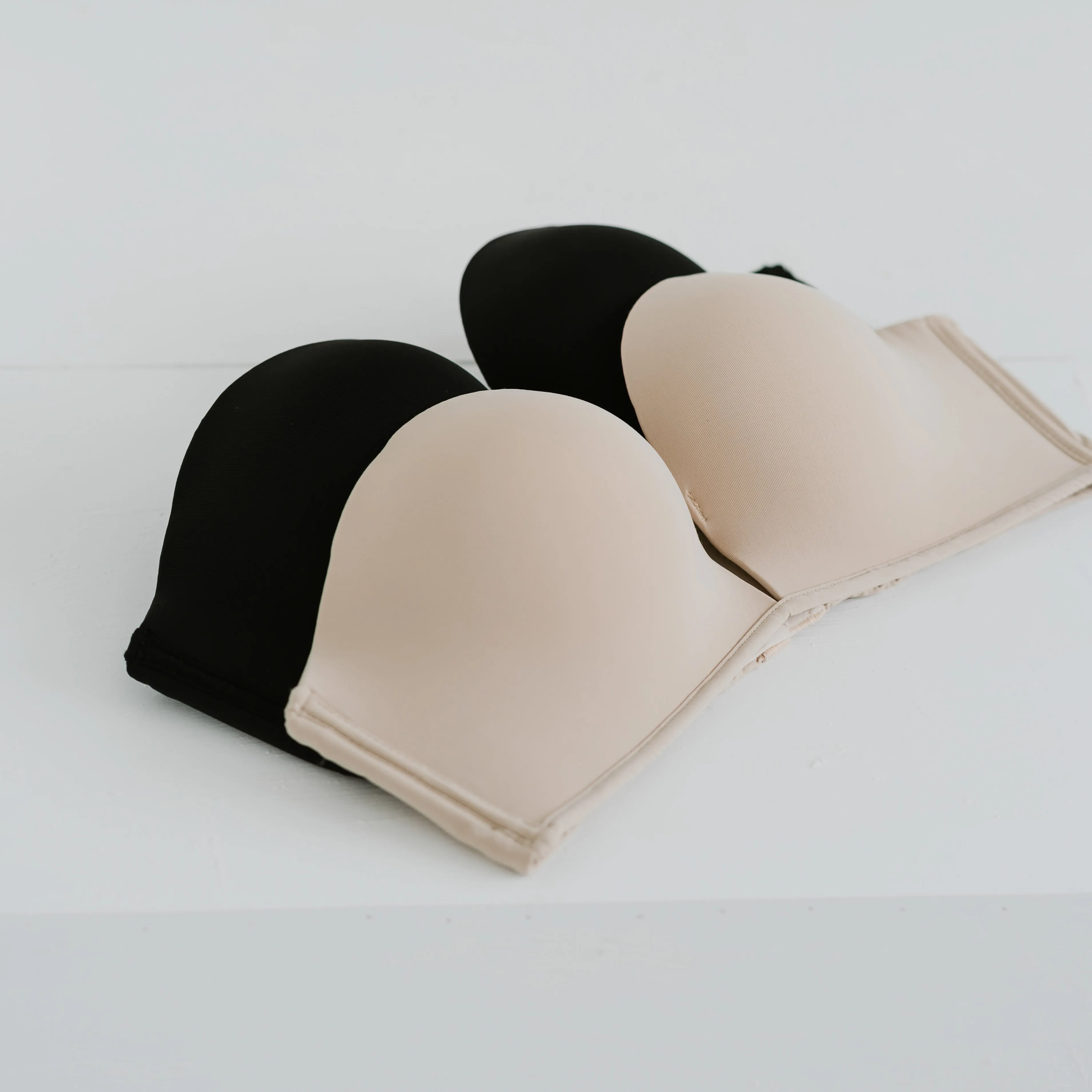 4CM Ultra! Lift It Up! 100% Non-Slip Super Push Up Strapless Wireless Bra in Black