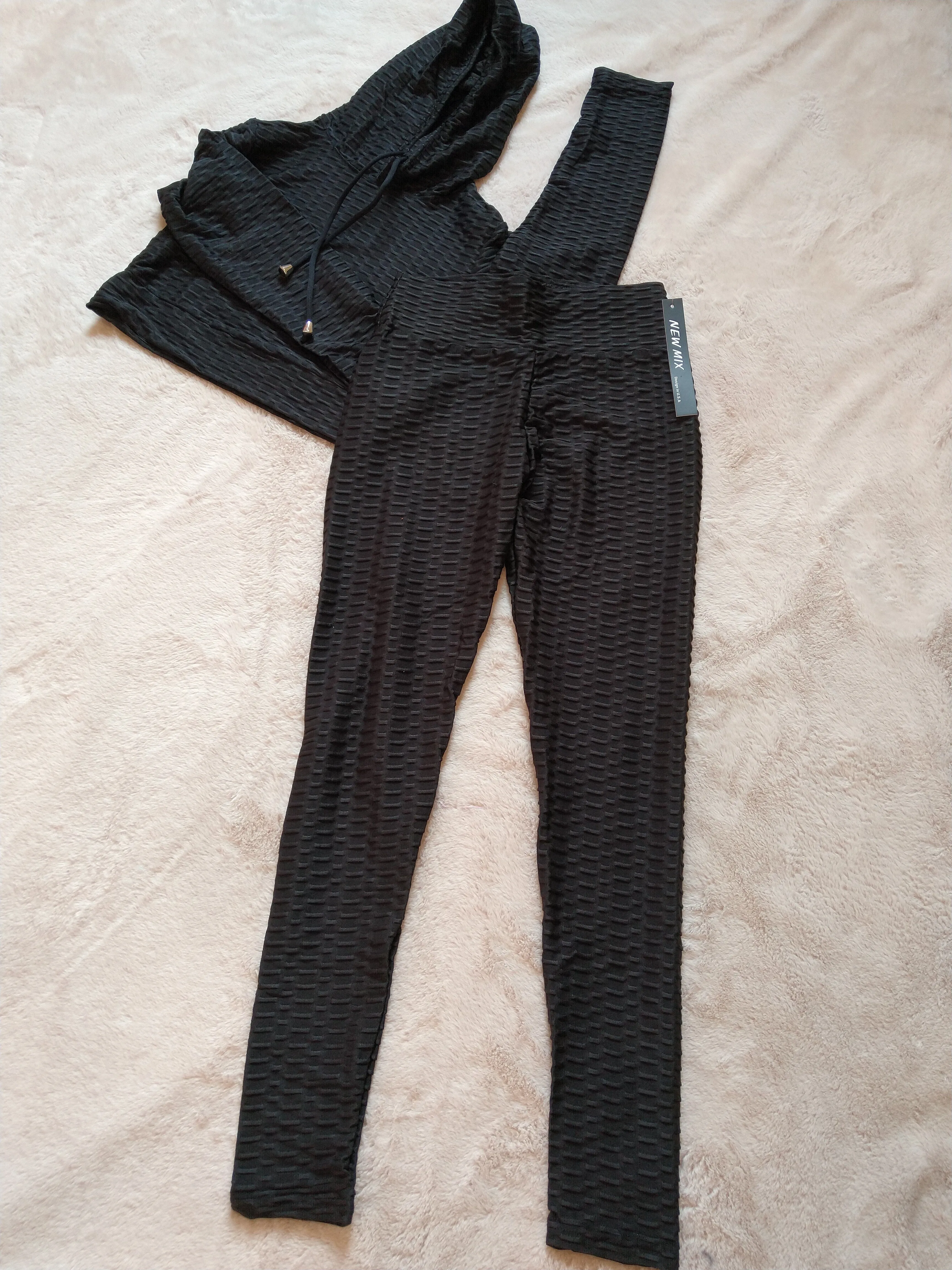 Brazilian butt lifting yoga leggings / jogger set