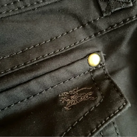 Burberry London blue label women’s shorts size 38 US 4. Black pockets
