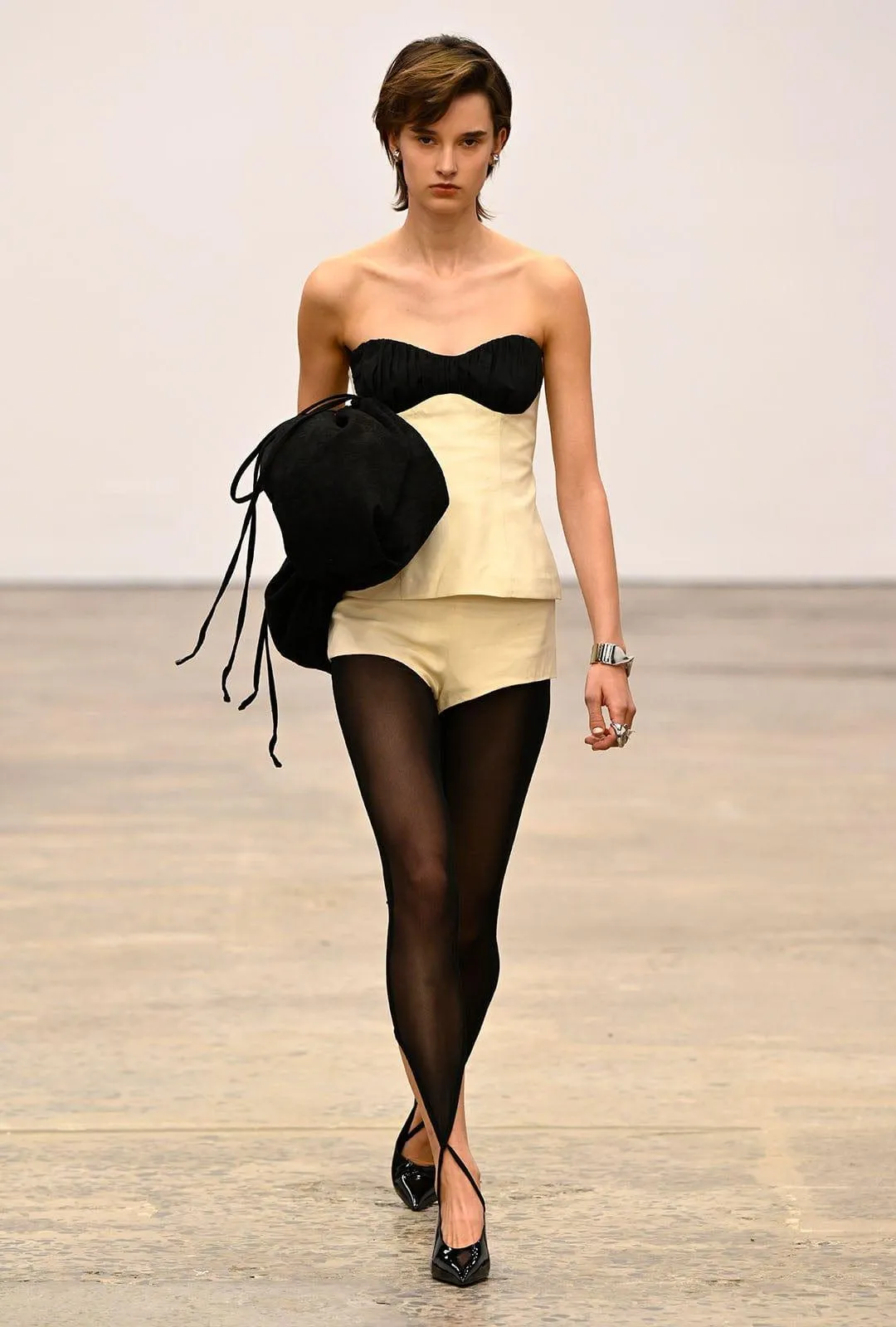 INVERSE STRAPLESS BODICE