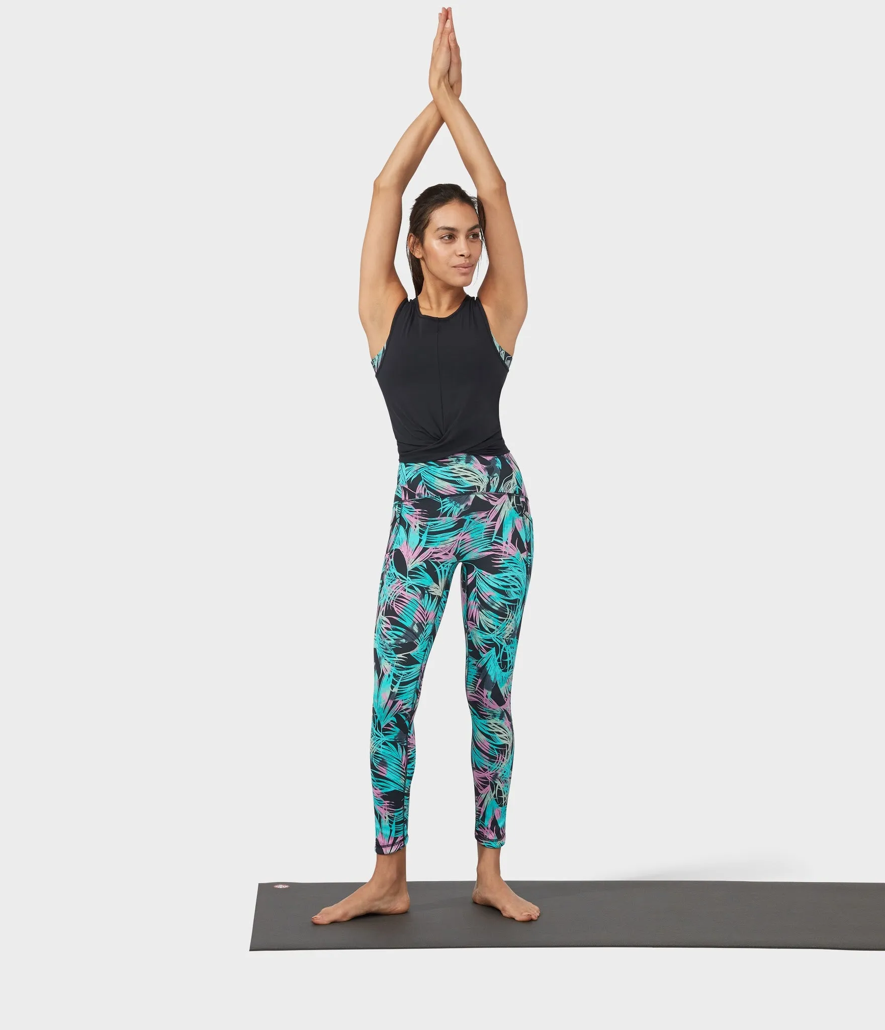 Manduka Apparel - Women's PRO Top - Tech Tank Twist Front - Black