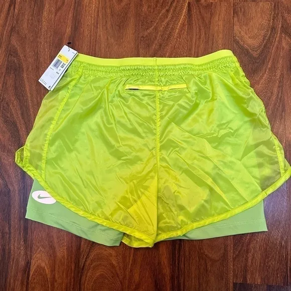 Nike Women's Icon Clash Tempo Luxe Running Shorts Green DM7739-321 Small