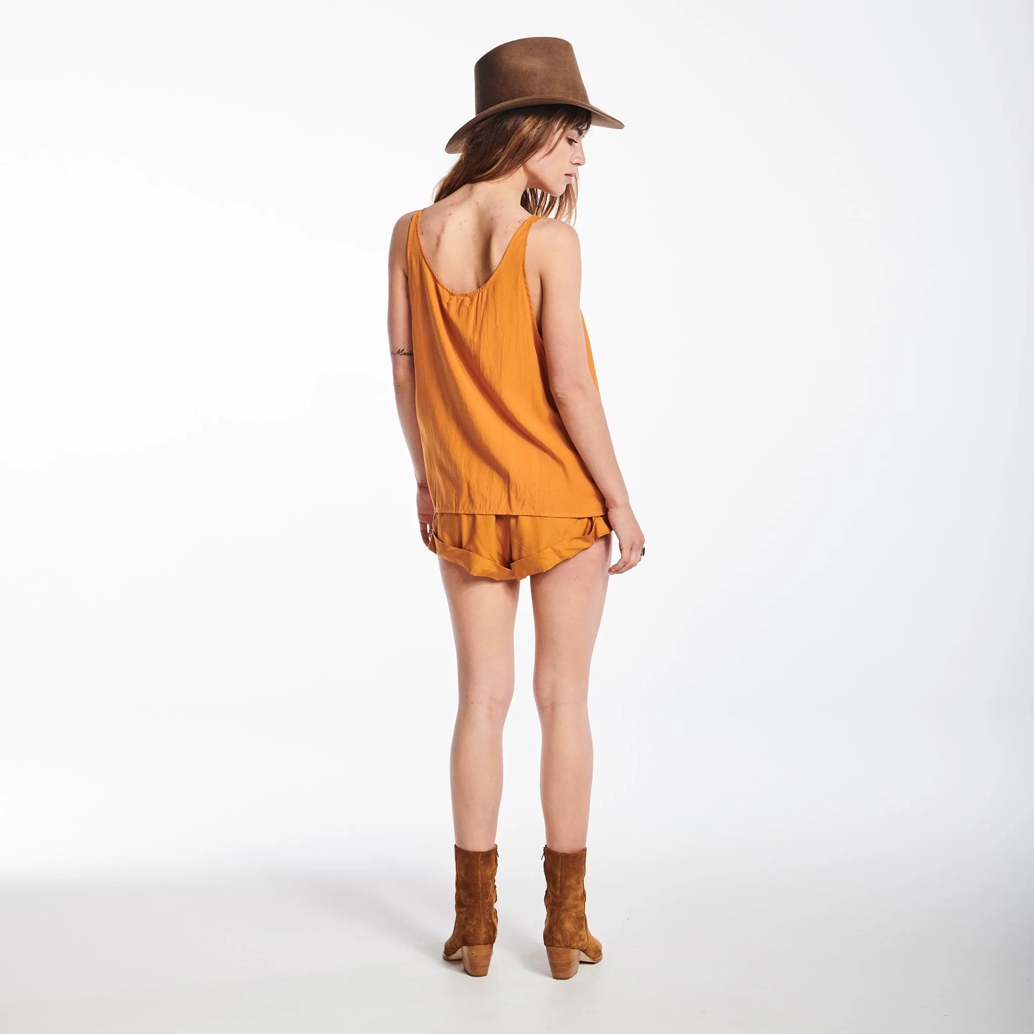 NOEMIE IN CAMEL
