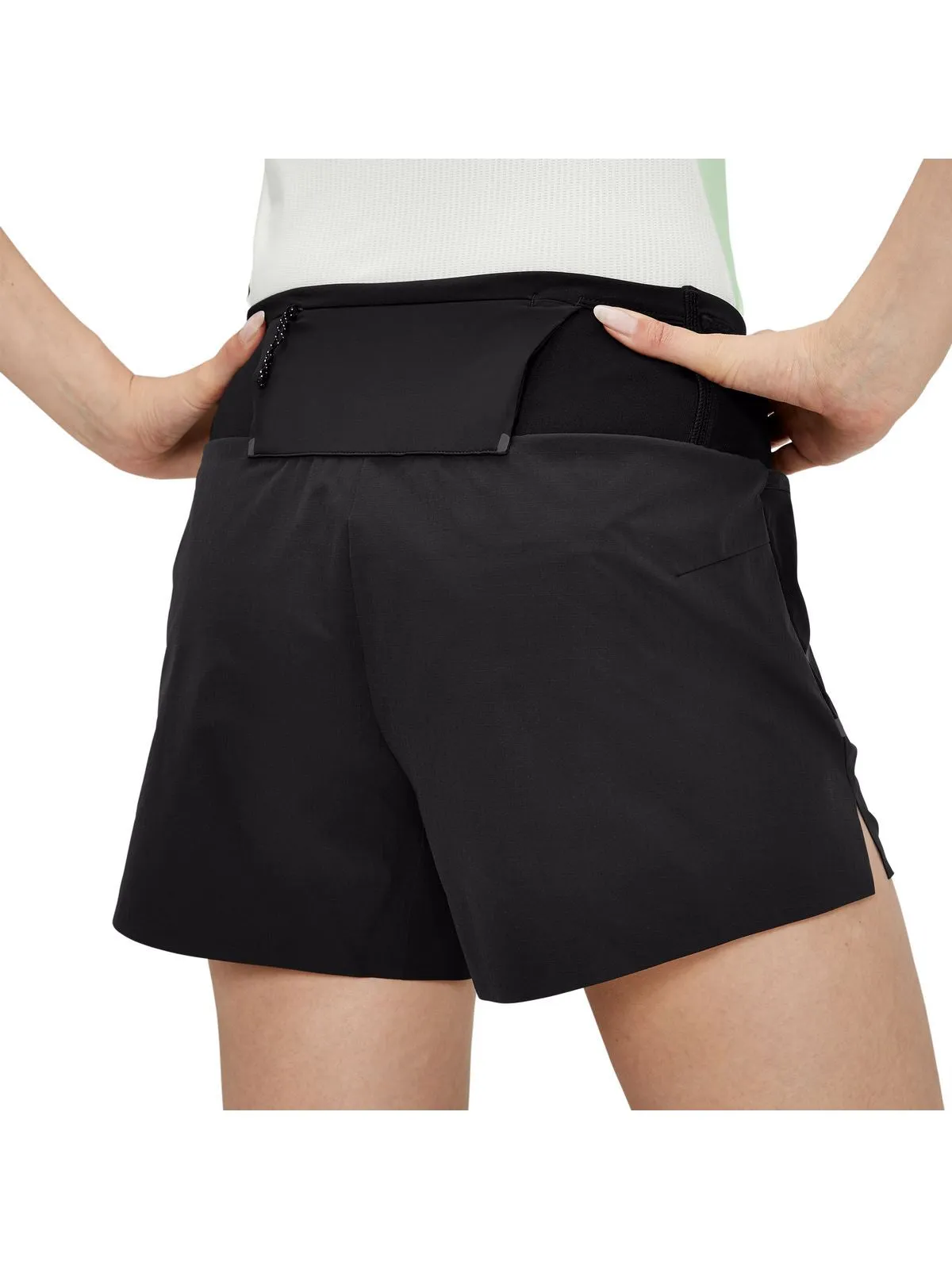 Szorty damskie ON RUNNING Ultra Shorts czarny