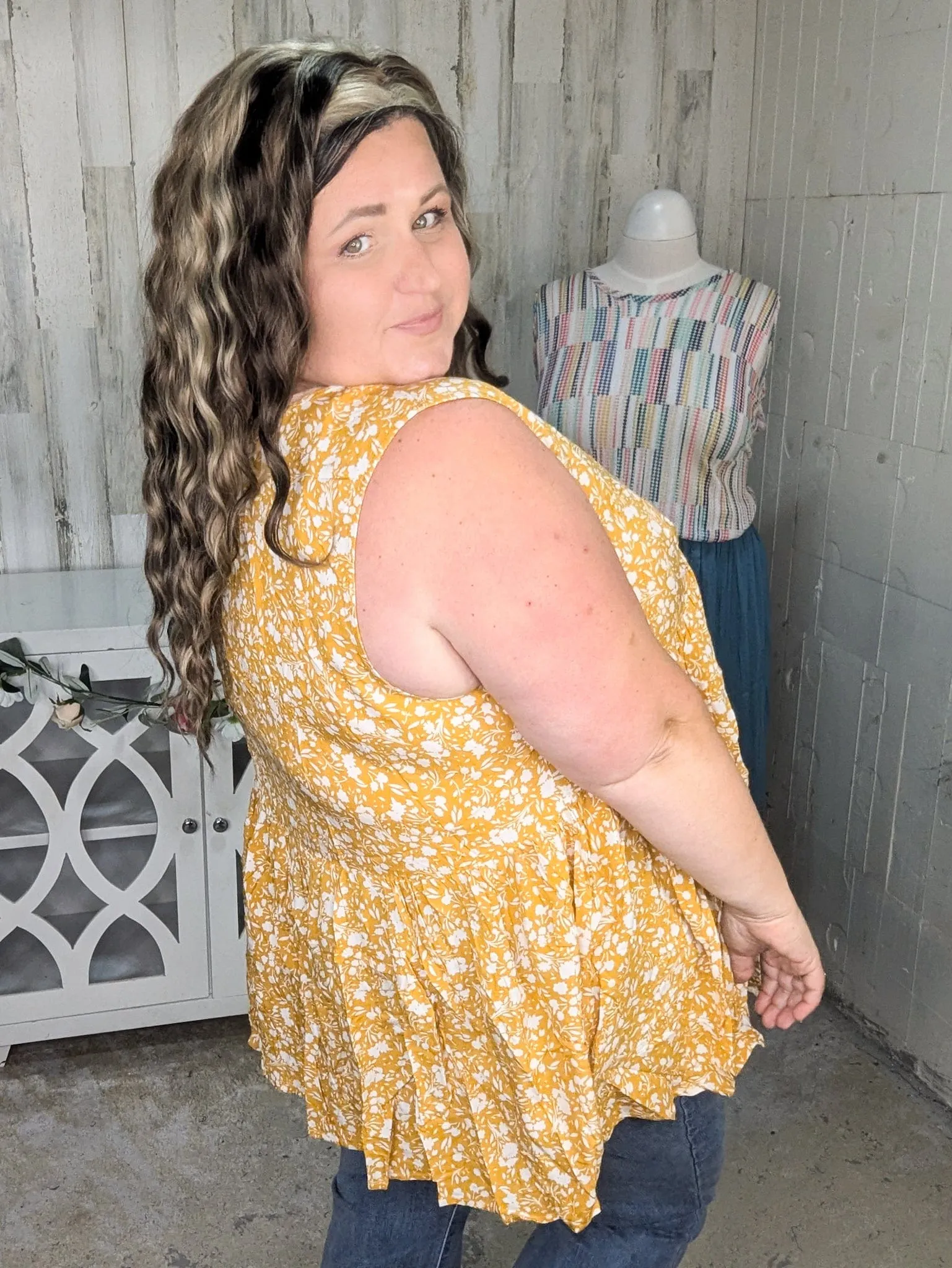 Tawnie Vneck Babydoll Tank in Gold   Ivory Floral