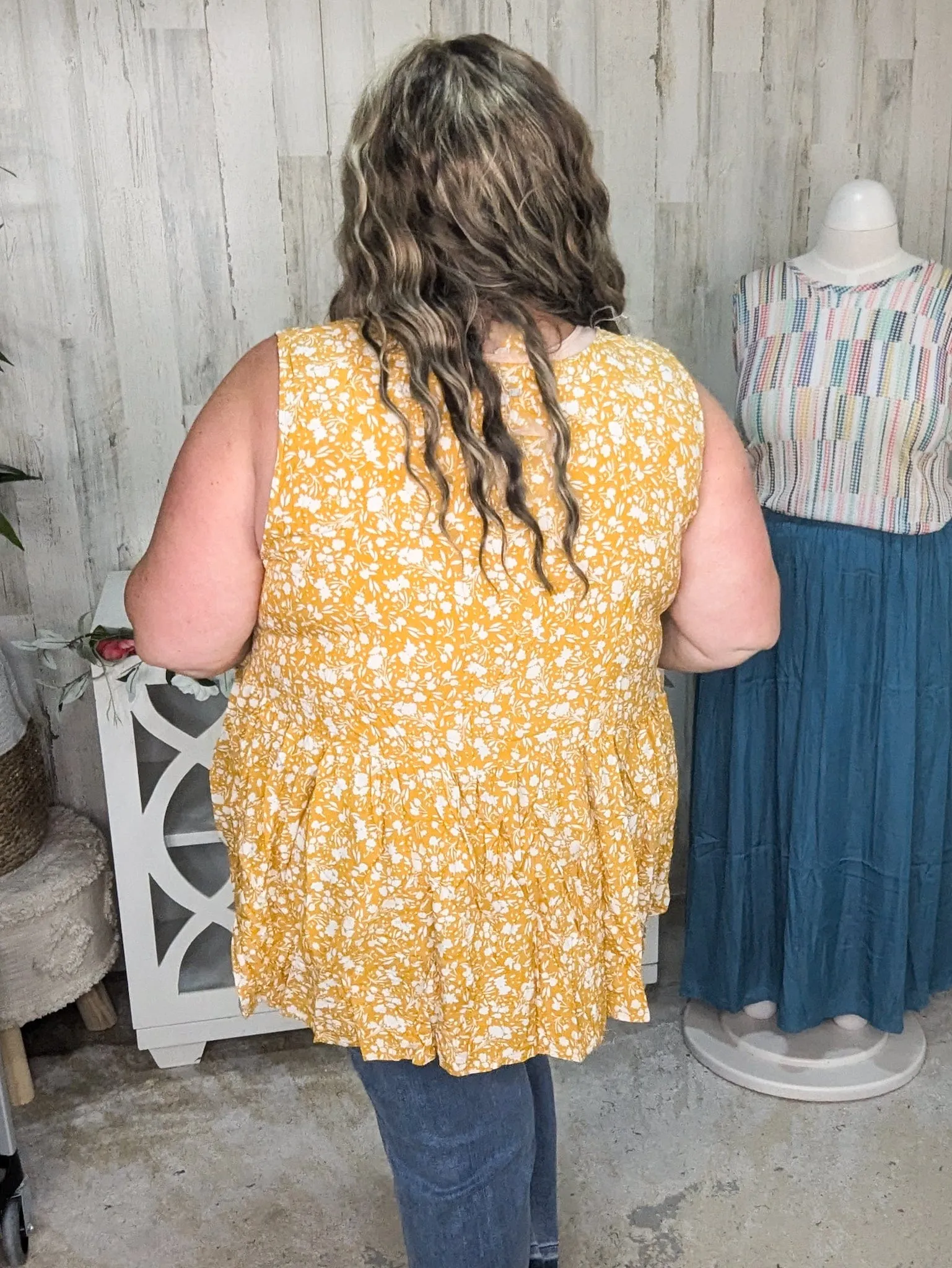 Tawnie Vneck Babydoll Tank in Gold   Ivory Floral