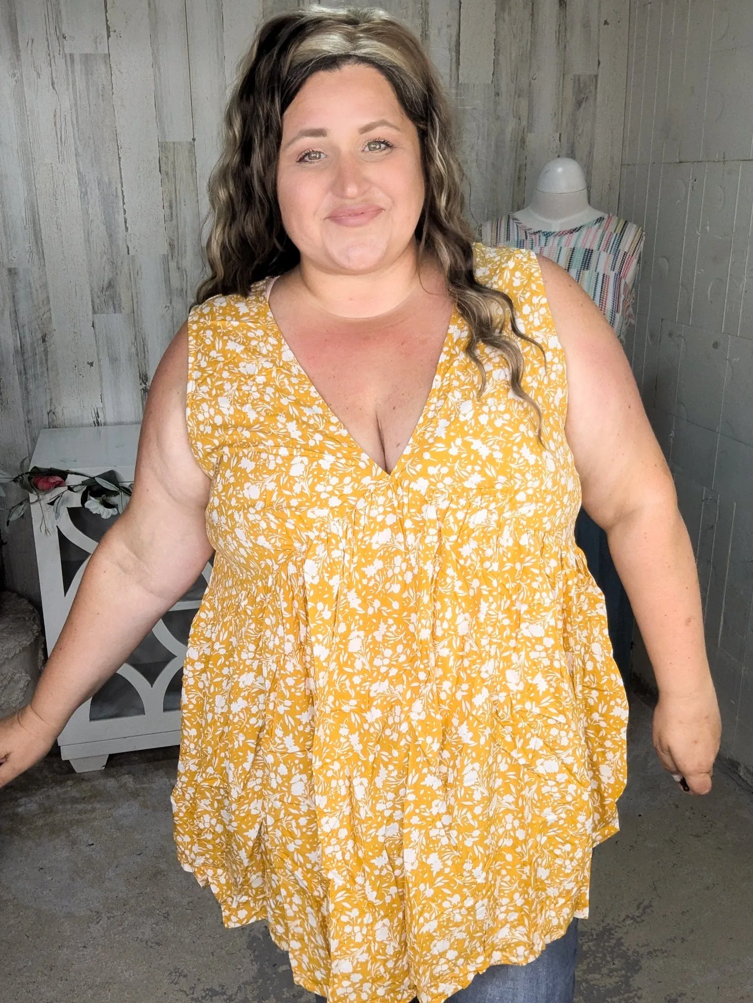 Tawnie Vneck Babydoll Tank in Gold   Ivory Floral