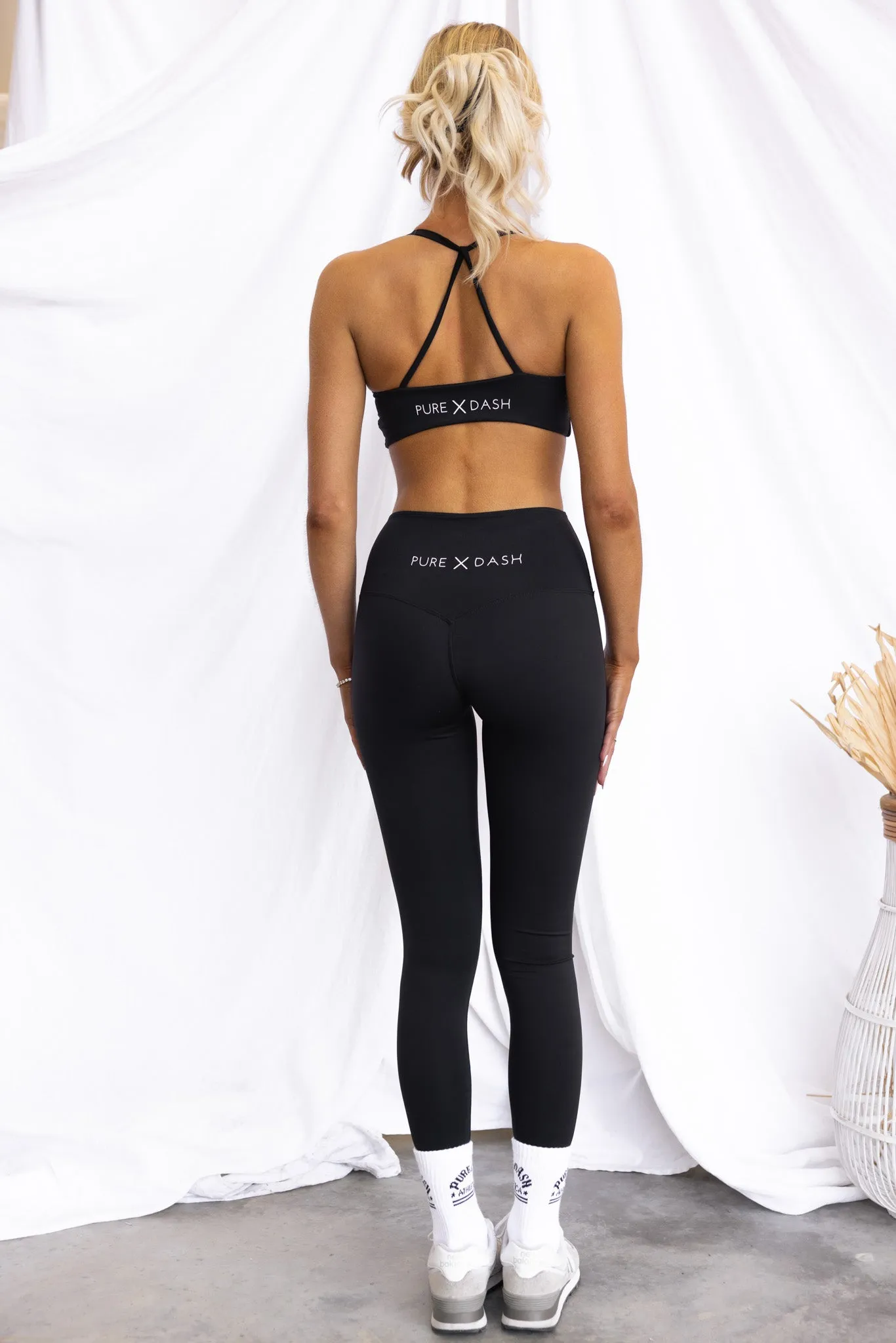 Vital Twist Sports Bra - Black