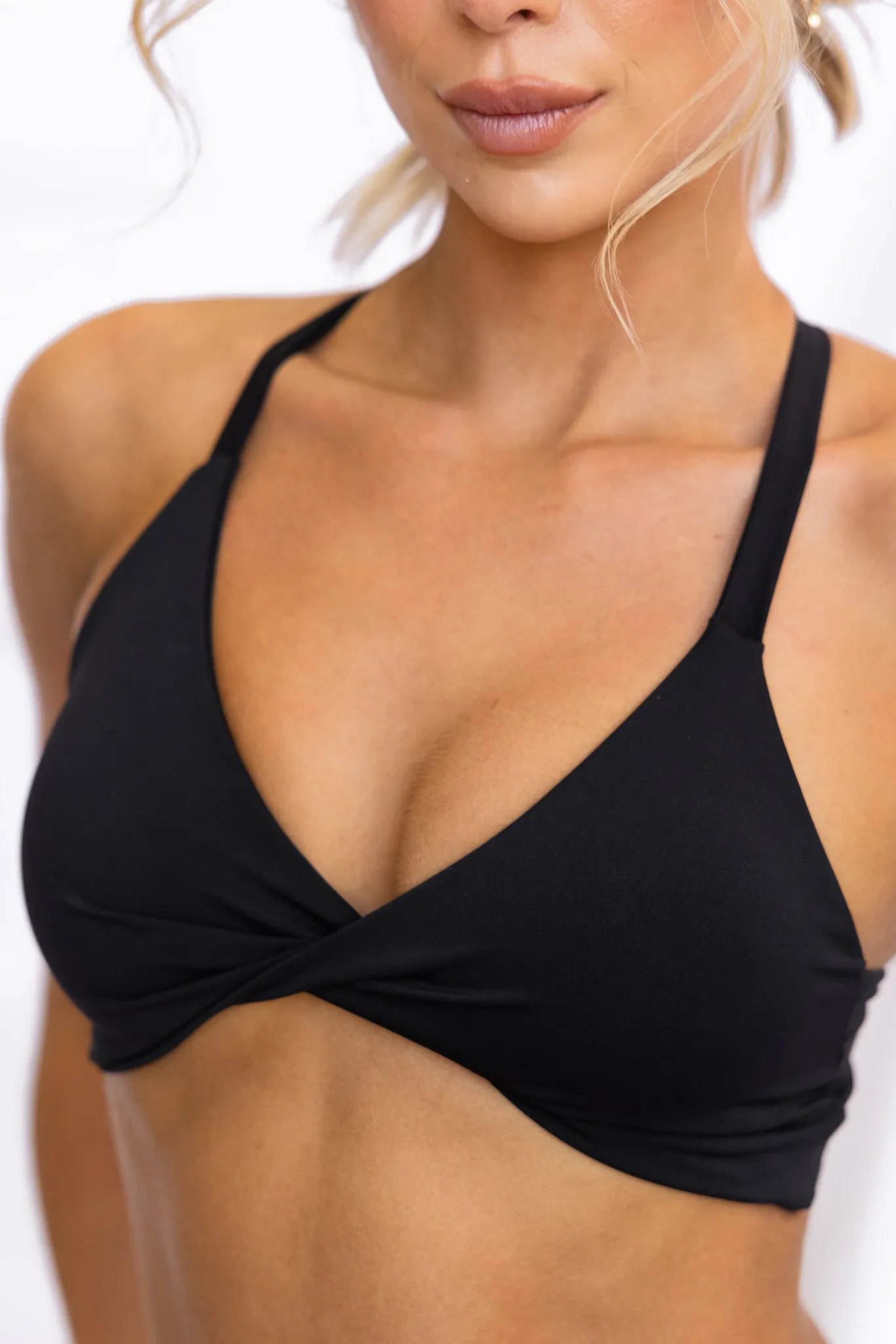 Vital Twist Sports Bra - Black